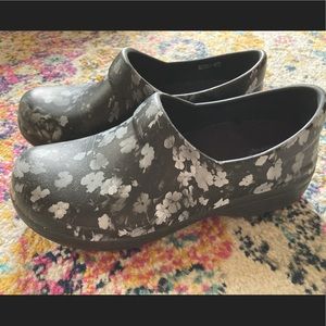 Crocs brand Neria Clog . Size 9